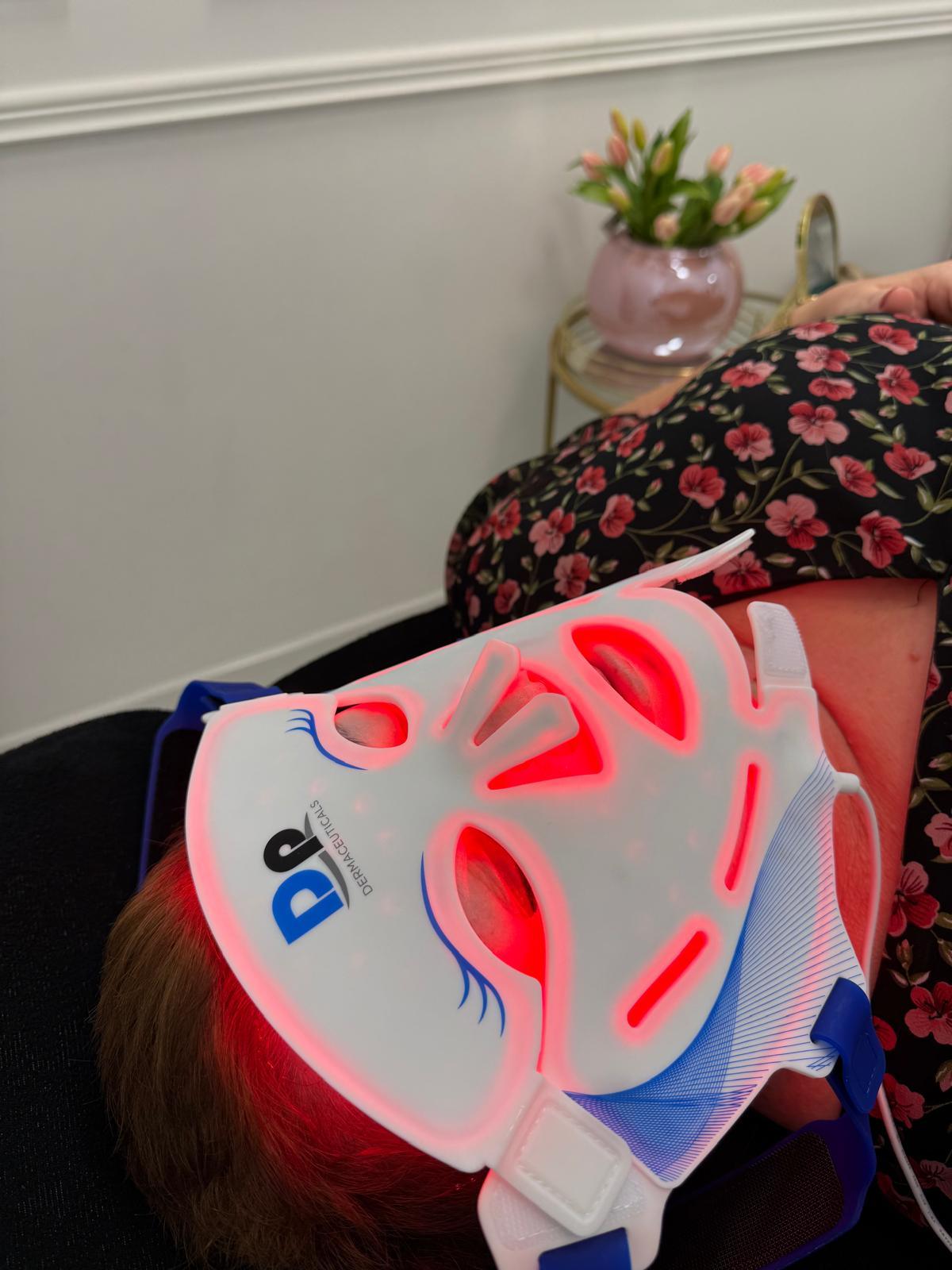 Kosmetyki i maska Dermaceuticals L.E.D. do profesjonalnej terapii światłem LED